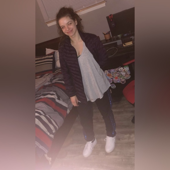 Meet your Posher, Haley - Picture 2 of 2